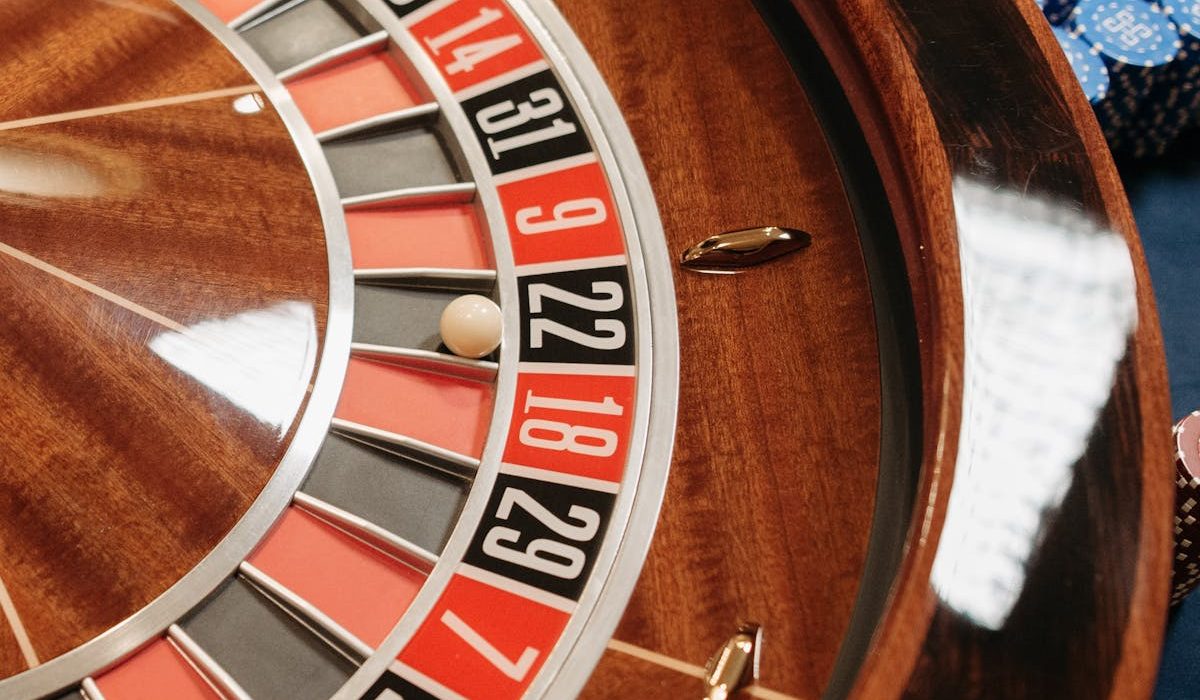 Roulette: Câu chuyện "bánh xe nhỏ" của nước Pháp